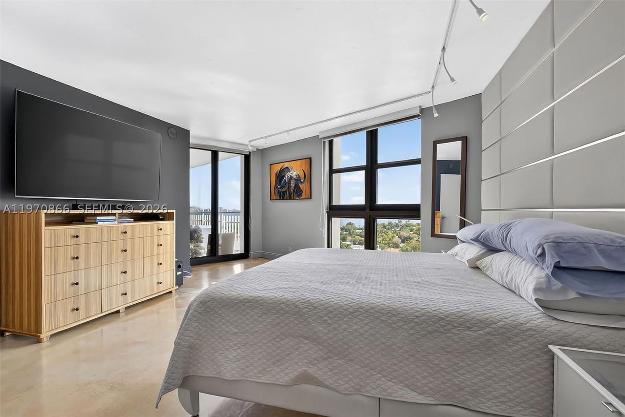 Real estate property located at 2000 Towerside Ter #1408, Miami-dade, Towers Of Quayside Condo, Miami, FL