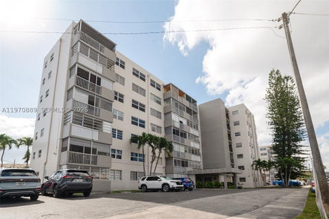 Real estate property located at 16450 Miami Dr #503, Miami-dade, Three Seasons Condominium, North Miami Beach, FL