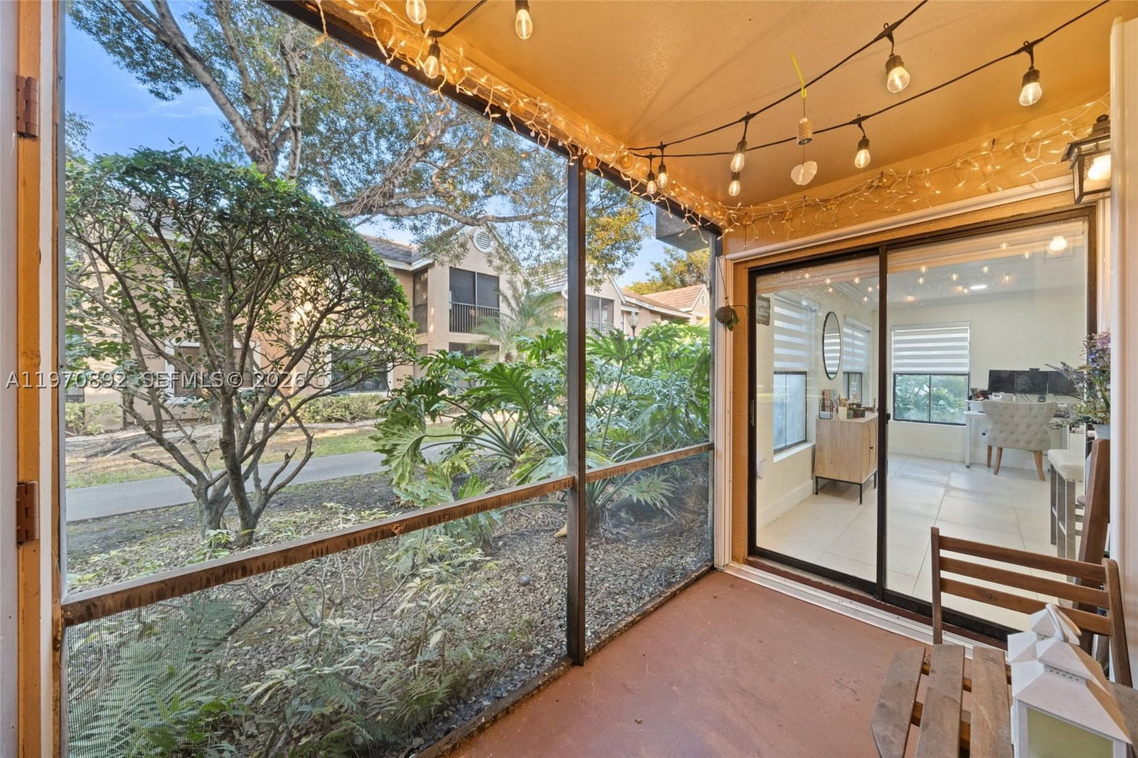 Real estate property located at 15599 106th Ln #1209, Miami-dade, Vista Lago At The Hammock, Miami, FL