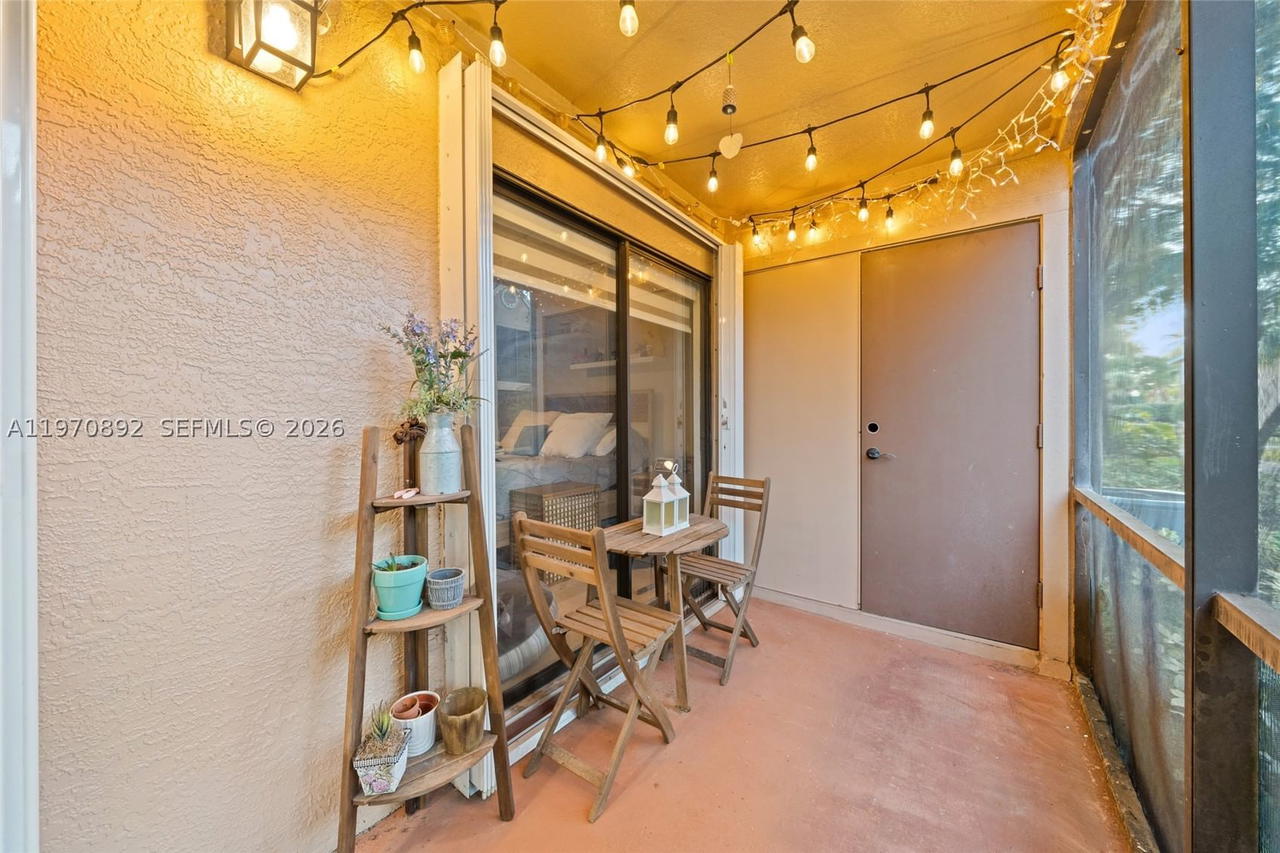 Real estate property located at 15599 106th Ln #1209, Miami-dade, Vista Lago At The Hammock, Miami, FL