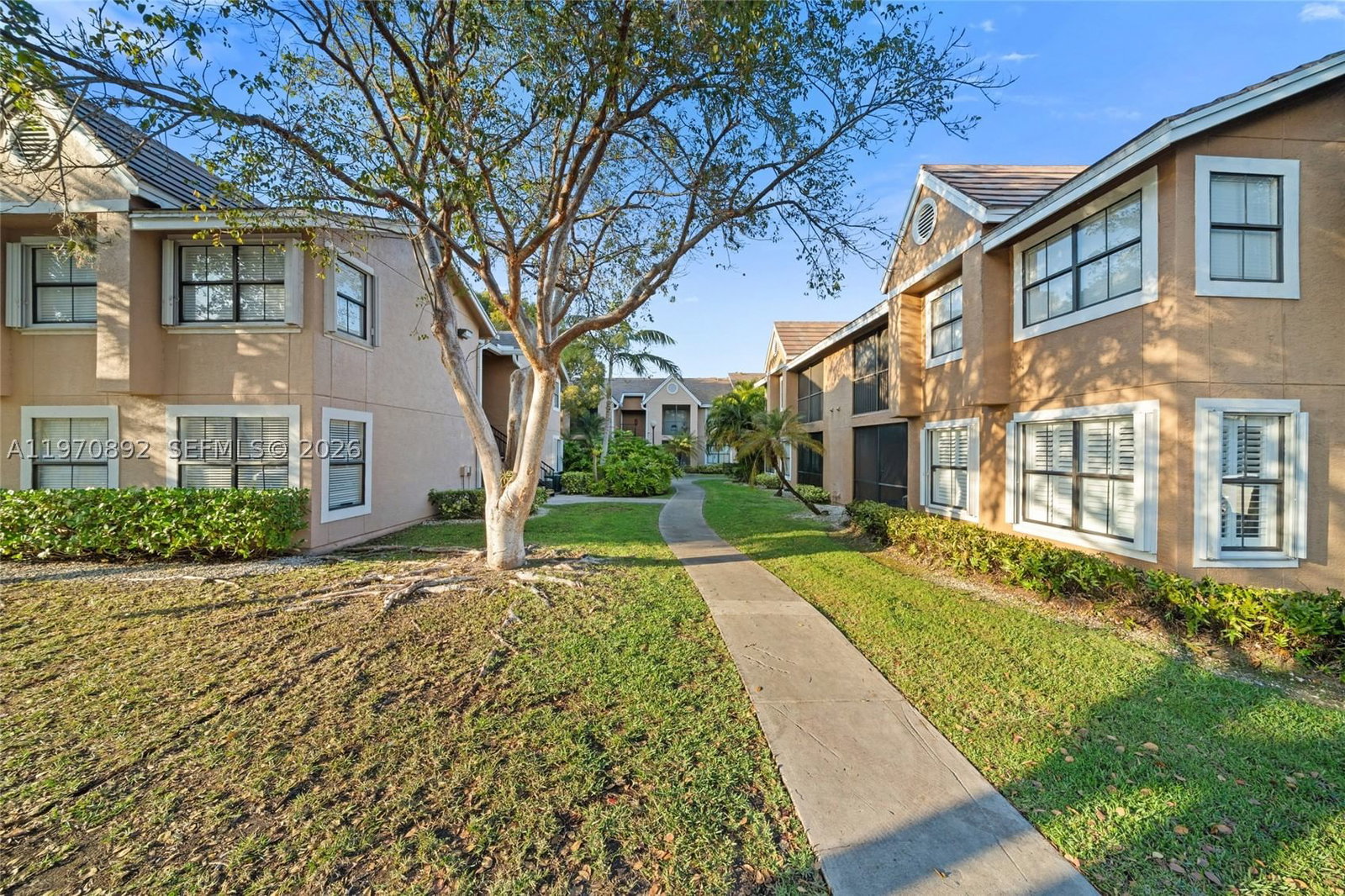 Real estate property located at 15599 106th Ln #1209, Miami-dade, Vista Lago At The Hammock, Miami, FL