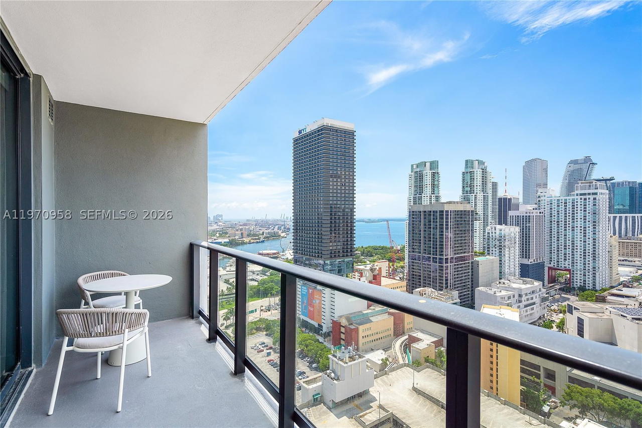 Real estate property located at 159 6th St #2707, Miami-dade, 159 Ne 6th Street Condo, Miami, FL