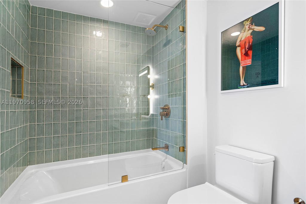 Real estate property located at 159 6th St #2707, Miami-dade, 159 Ne 6th Street Condo, Miami, FL