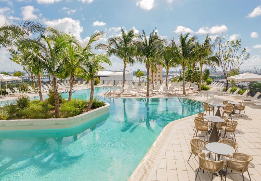 Real estate property located at 159 6th St #2707, Miami-dade, 159 Ne 6th Street Condo, Miami, FL