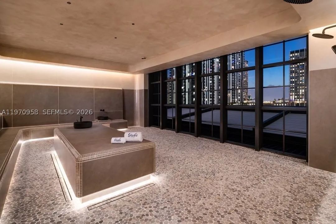 Real estate property located at 159 6th St #2707, Miami-dade, 159 Ne 6th Street Condo, Miami, FL