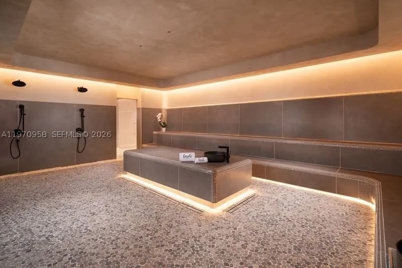 Real estate property located at 159 6th St #2707, Miami-dade, 159 Ne 6th Street Condo, Miami, FL