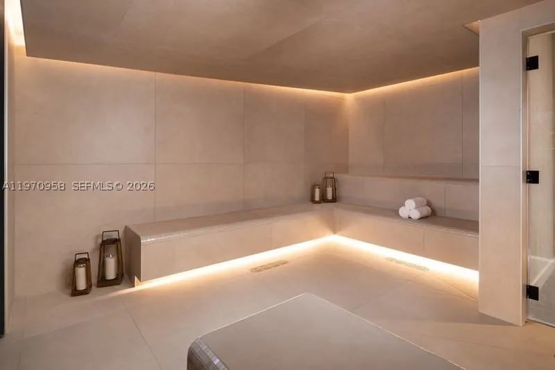 Real estate property located at 159 6th St #2707, Miami-dade, 159 Ne 6th Street Condo, Miami, FL