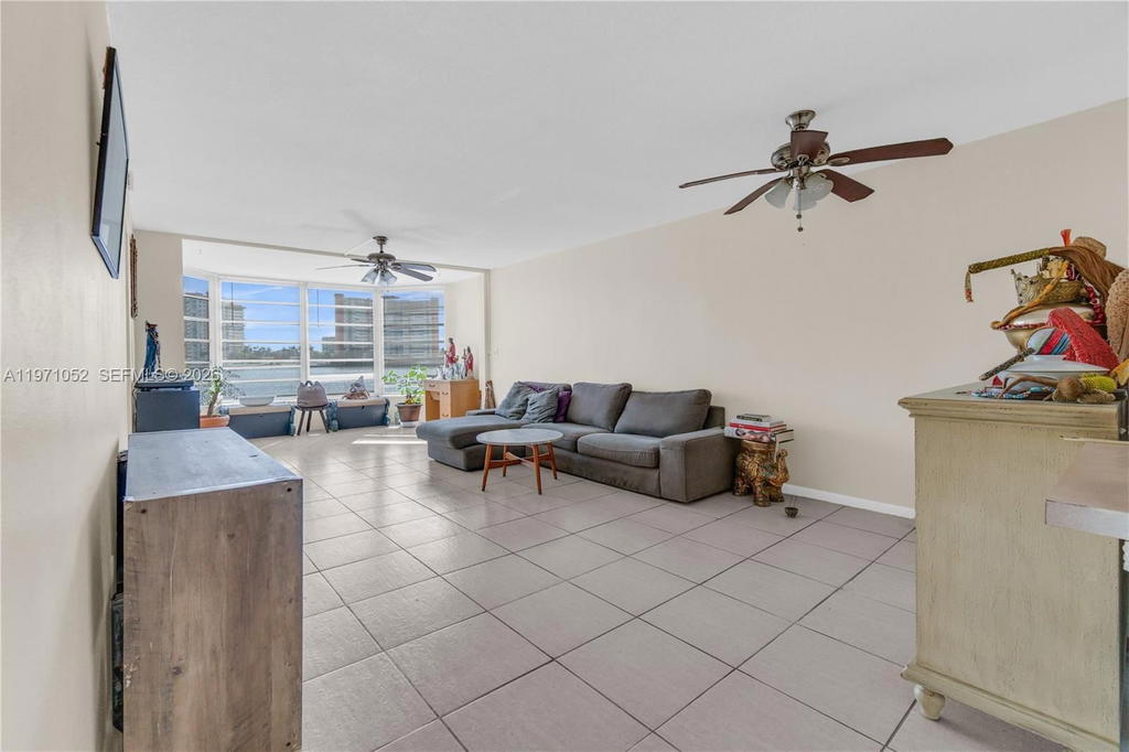 Real estate property located at 1302 191st St A221, Miami-dade, Fifth Forum Condo, Miami, FL