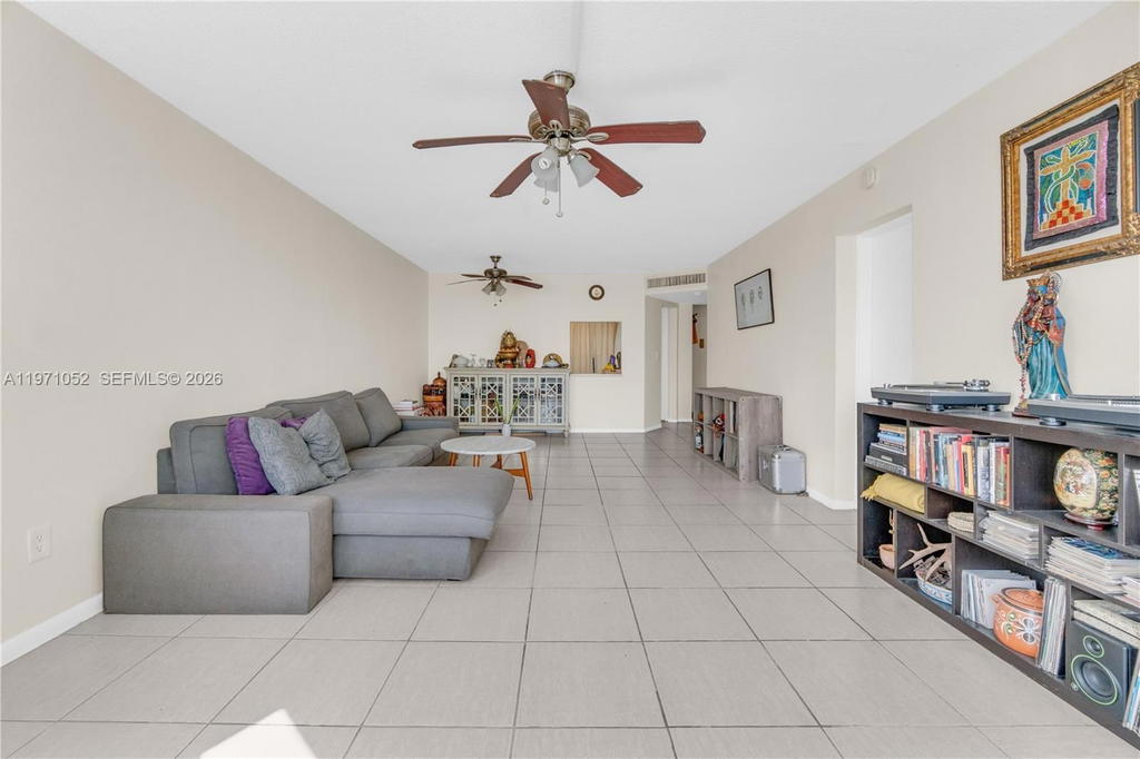 Real estate property located at 1302 191st St A221, Miami-dade, Fifth Forum Condo, Miami, FL