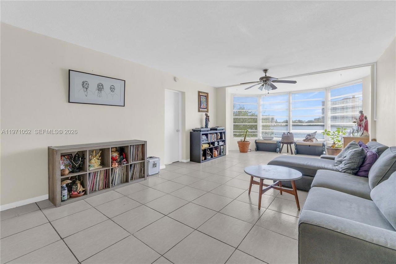 Real estate property located at 1302 191st St A221, Miami-dade, Fifth Forum Condo, Miami, FL