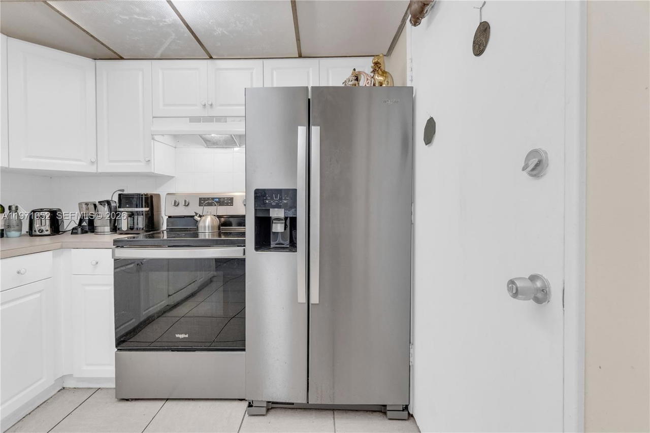 Real estate property located at 1302 191st St A221, Miami-dade, Fifth Forum Condo, Miami, FL
