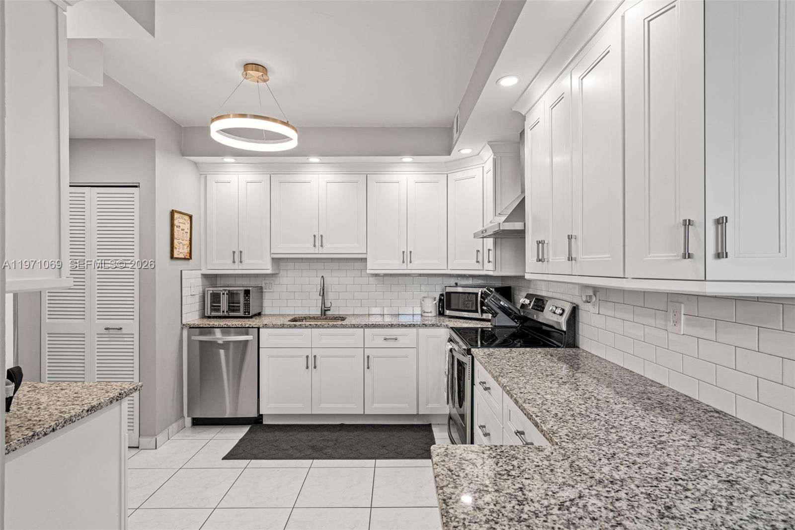 Real estate property located at 1601 Ocean Dr #104, Broward, Cambridge Towers Condo, Hollywood, FL