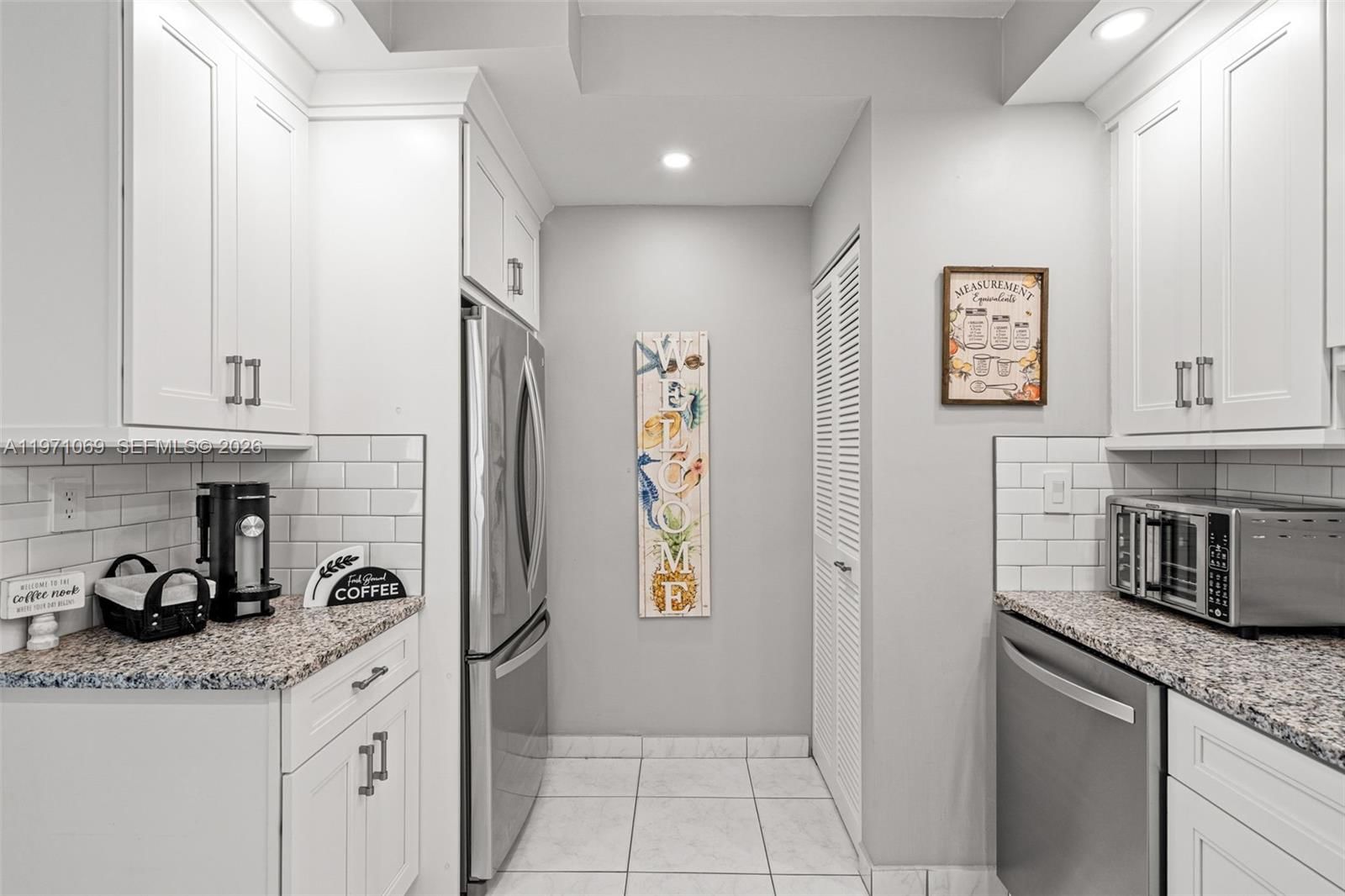 Real estate property located at 1601 Ocean Dr #104, Broward, Cambridge Towers Condo, Hollywood, FL