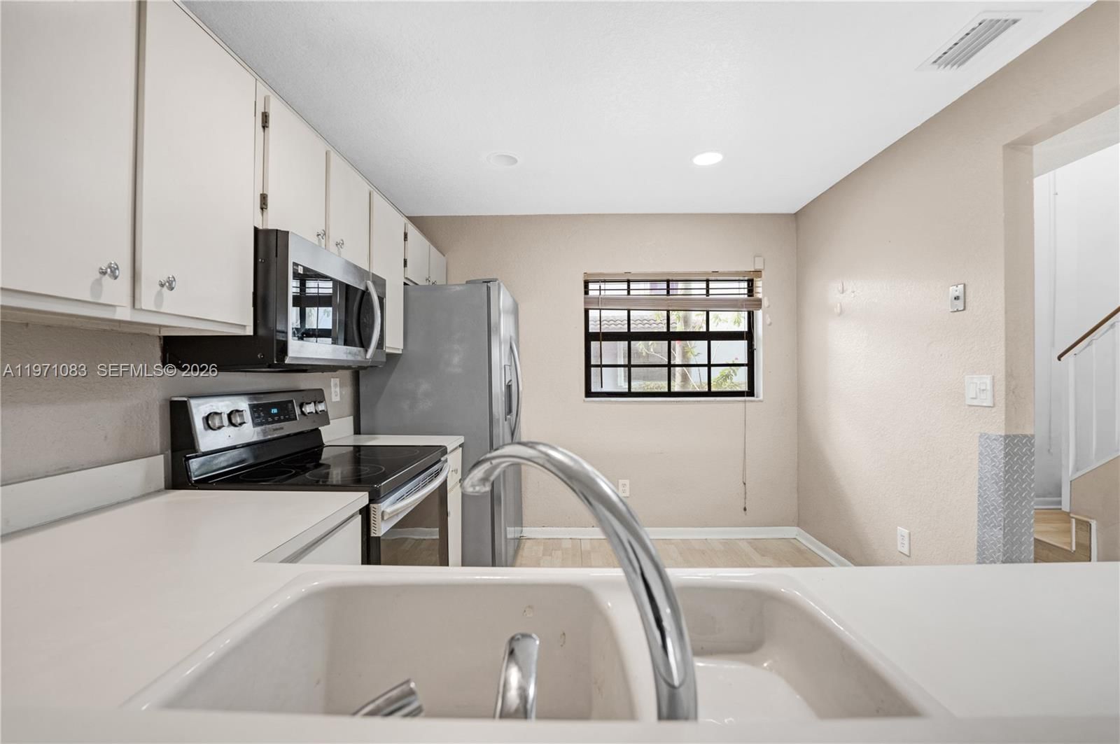 Real estate property located at 11625 11Th St #11625, Broward, Pembroke Lakes Section Ei, Pembroke Pines, FL