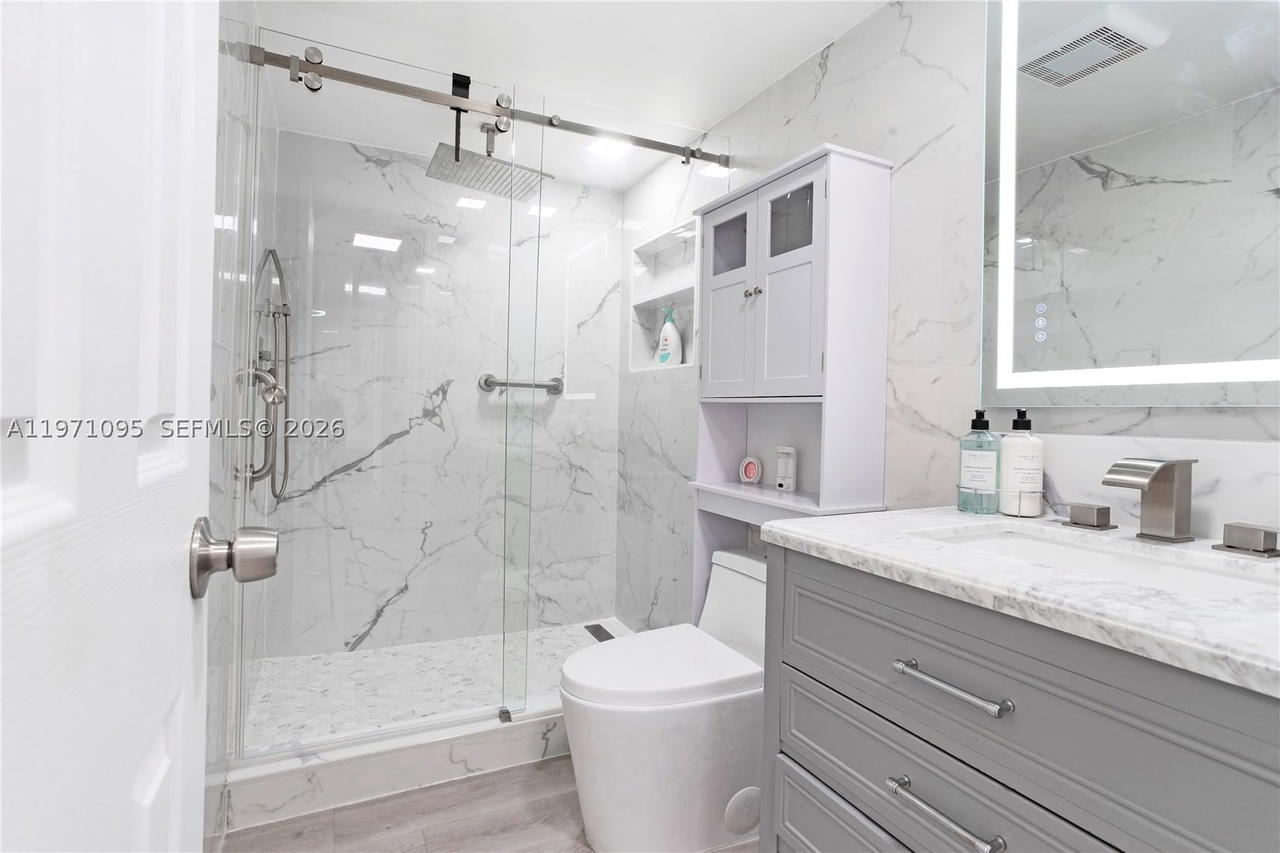 Real estate property located at 10207 Sunrise Lakes Blvd #204, Broward, Sunrise Lakes 158 Condo, Sunrise, FL