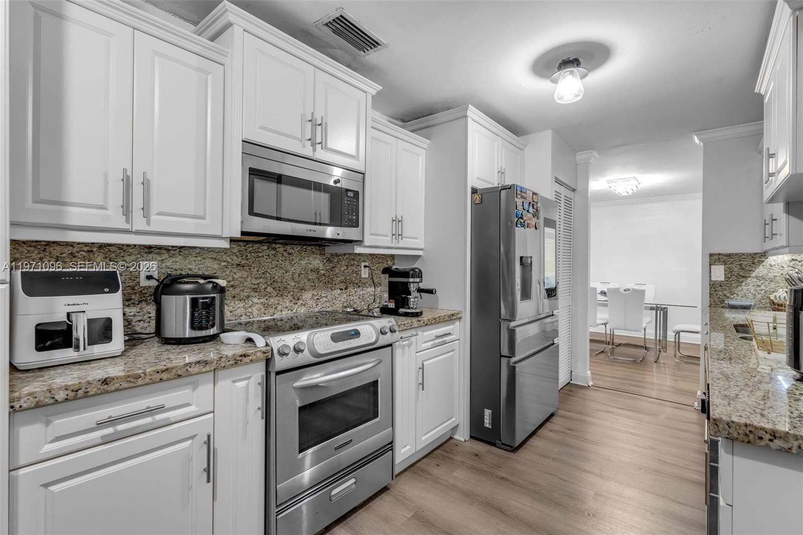 Real estate property located at 15109 71st Ln, Miami-dade, Westwind Lakes Sec 1, Miami, FL