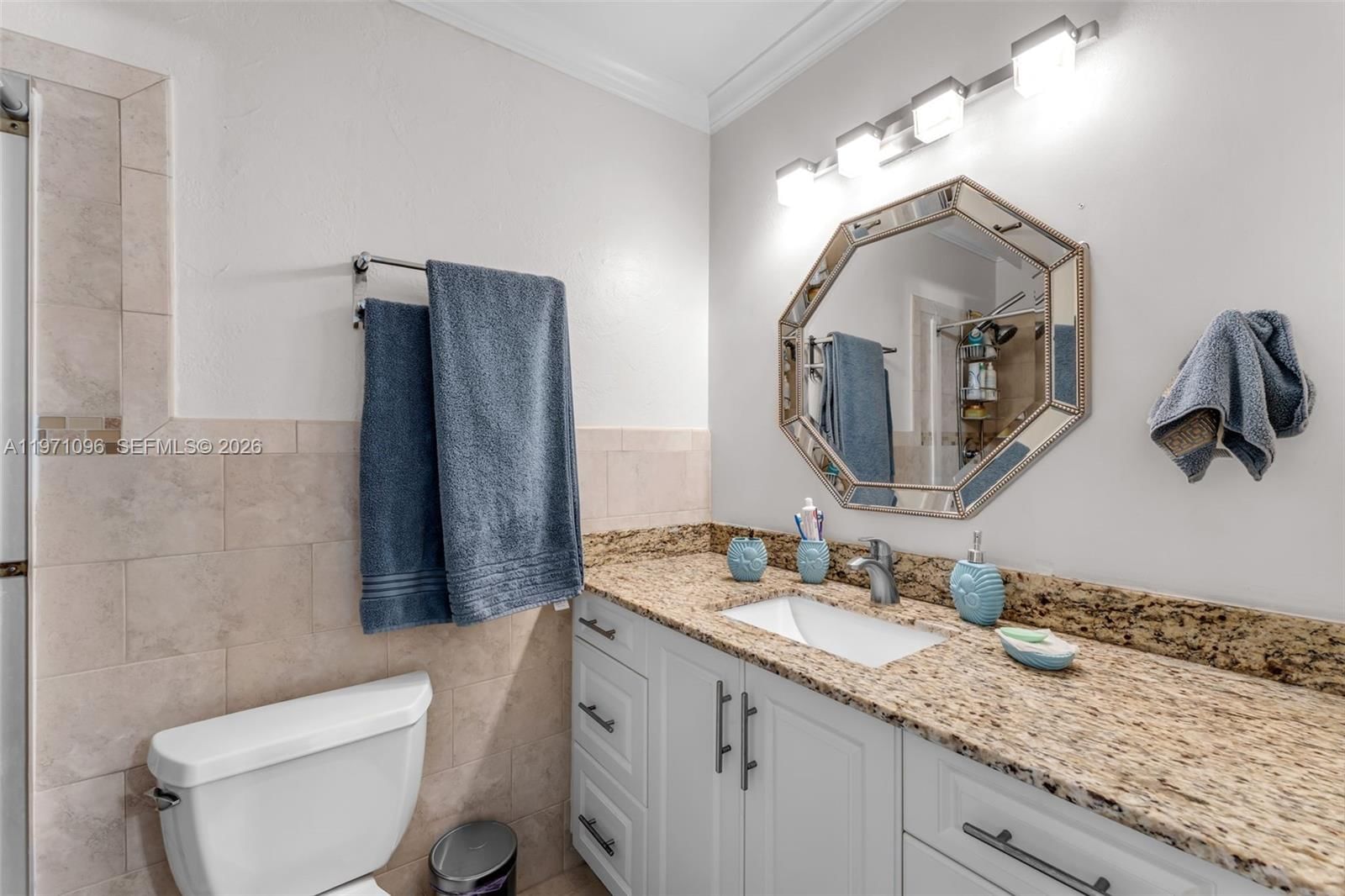 Real estate property located at 15109 71st Ln, Miami-dade, Westwind Lakes Sec 1, Miami, FL