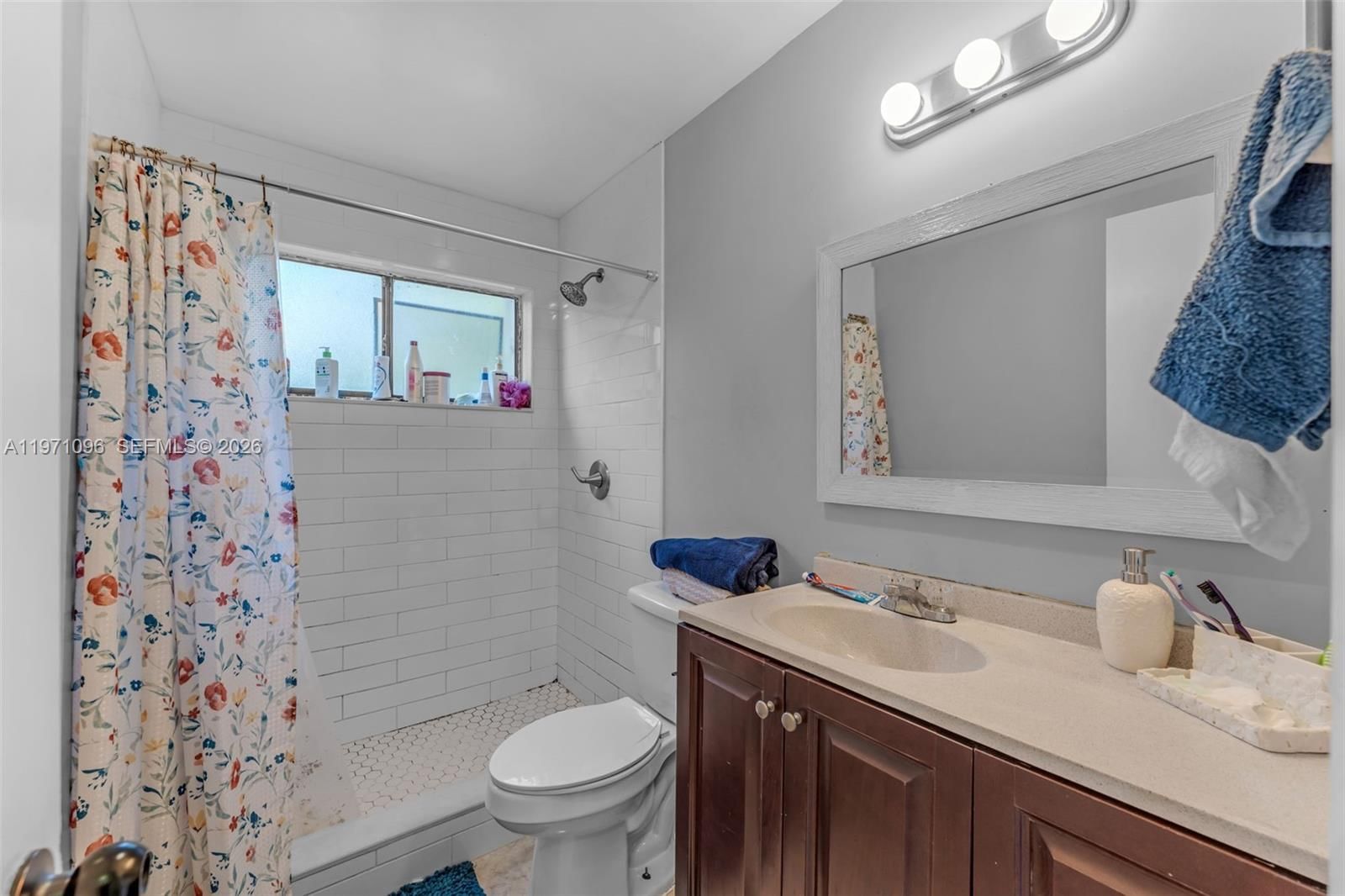 Real estate property located at 15109 71st Ln, Miami-dade, Westwind Lakes Sec 1, Miami, FL