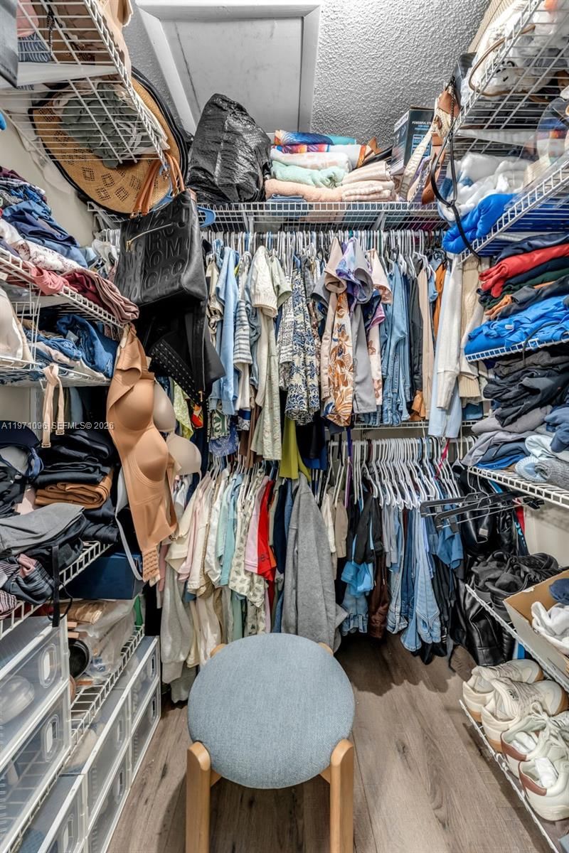 Real estate property located at 15109 71st Ln, Miami-dade, Westwind Lakes Sec 1, Miami, FL