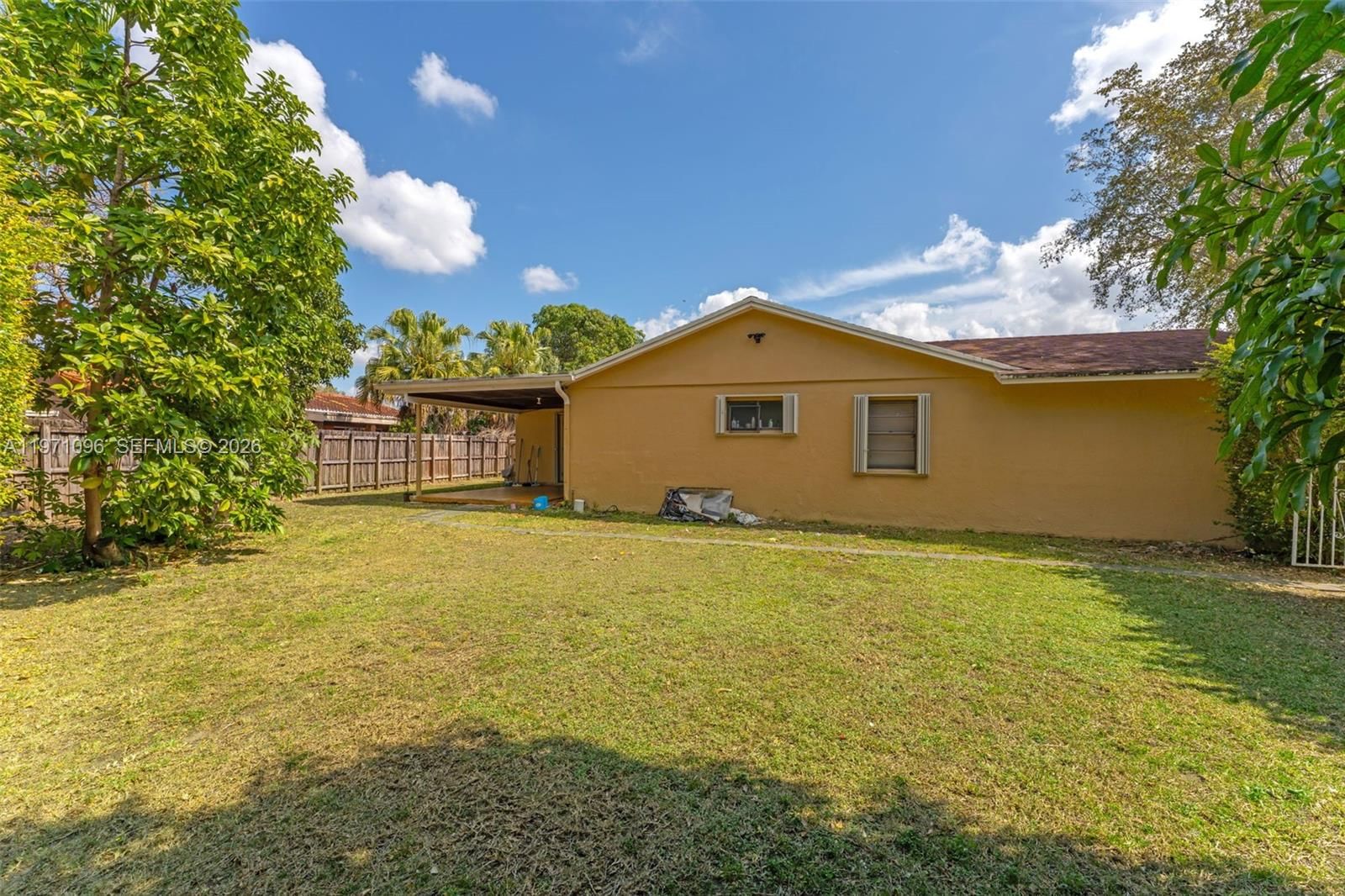Real estate property located at 15109 71st Ln, Miami-dade, Westwind Lakes Sec 1, Miami, FL
