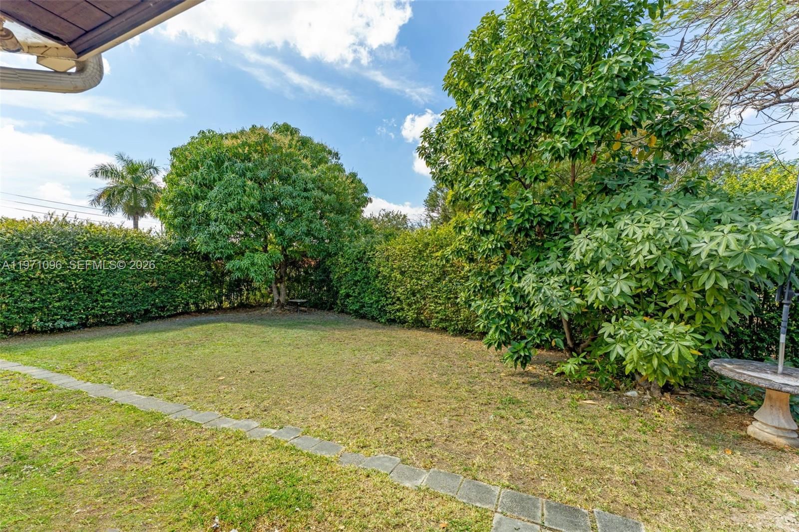 Real estate property located at 15109 71st Ln, Miami-dade, Westwind Lakes Sec 1, Miami, FL