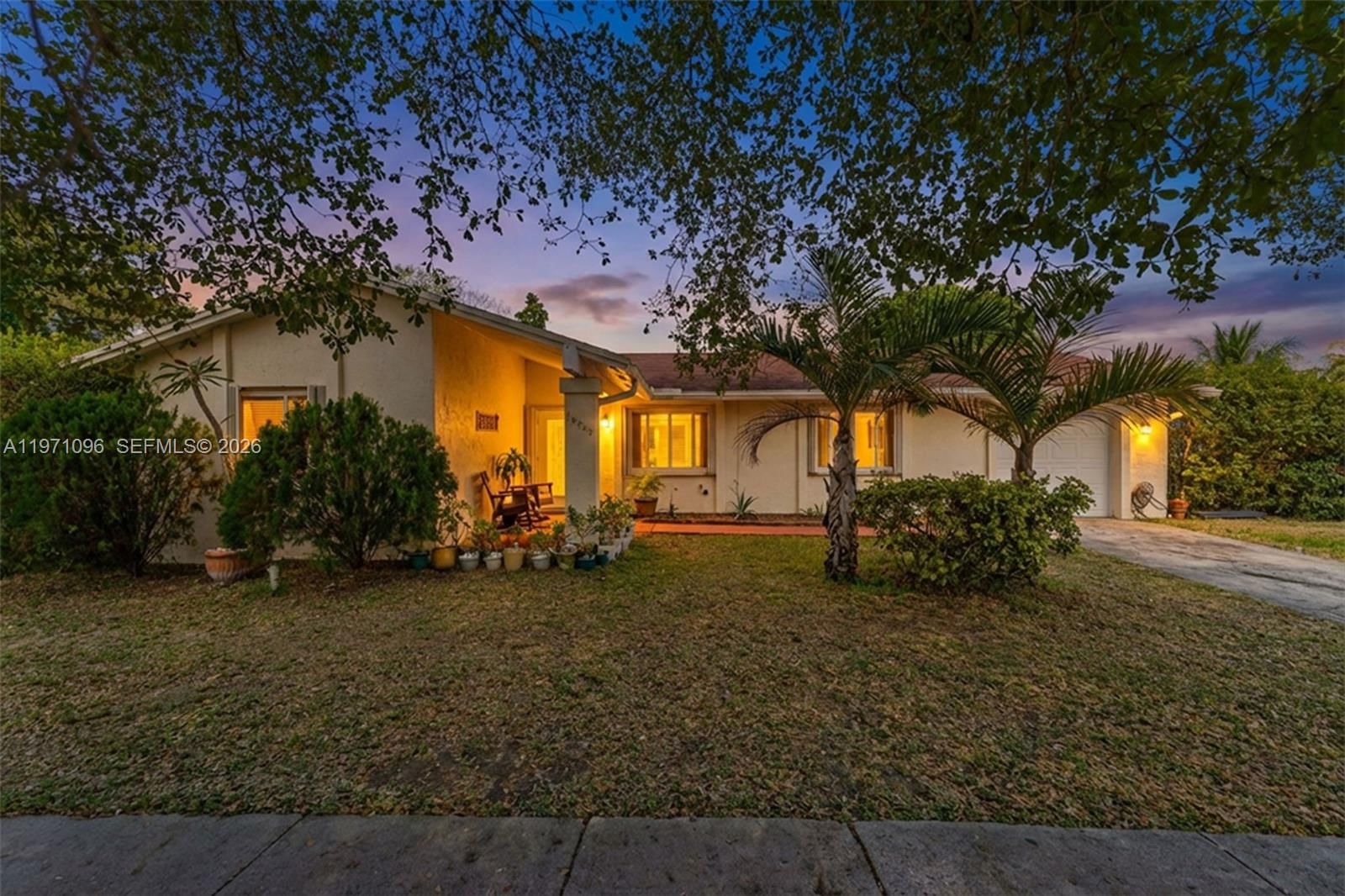 Real estate property located at 15109 71st Ln, Miami-dade, Westwind Lakes Sec 1, Miami, FL