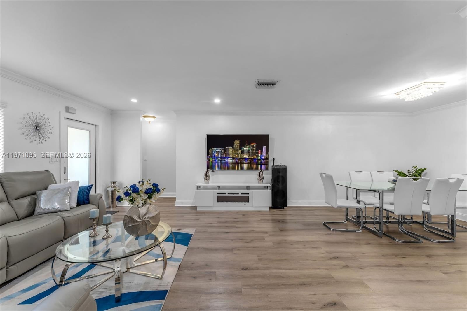 Real estate property located at 15109 71st Ln, Miami-dade, Westwind Lakes Sec 1, Miami, FL