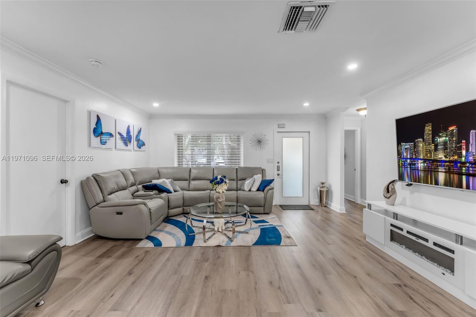 Real estate property located at 15109 71st Ln, Miami-dade, Westwind Lakes Sec 1, Miami, FL