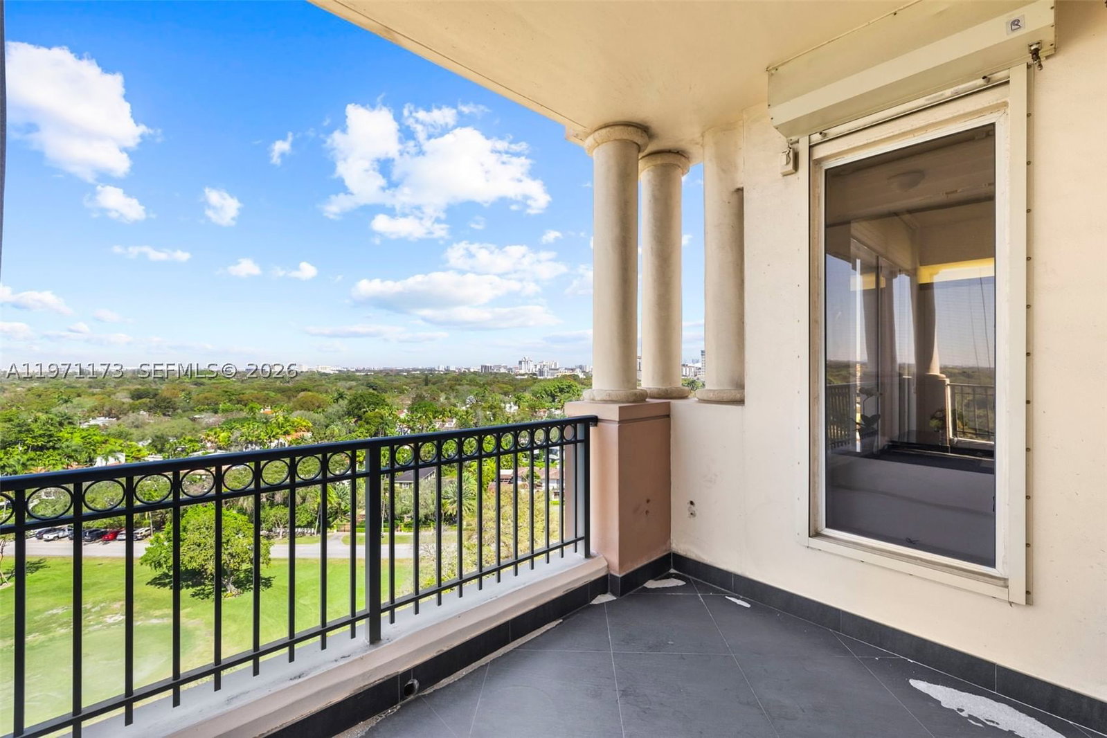 Real estate property located at 626 Coral Way #1104, Miami-dade, Gables On The Green Condo, Coral Gables, FL