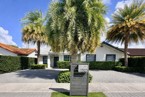 Real estate property located at 13123 26th Ter, Miami-dade, The Cloisters Amended, Miami, FL