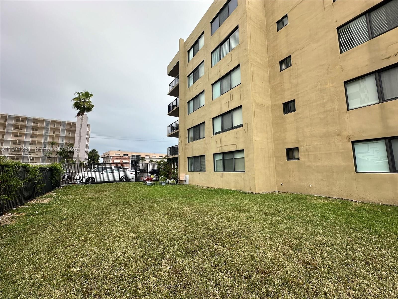 Real estate property located at 301 Golden Isles Dr #114, Broward, Yacht Club Condo (the), Hallandale Beach, FL