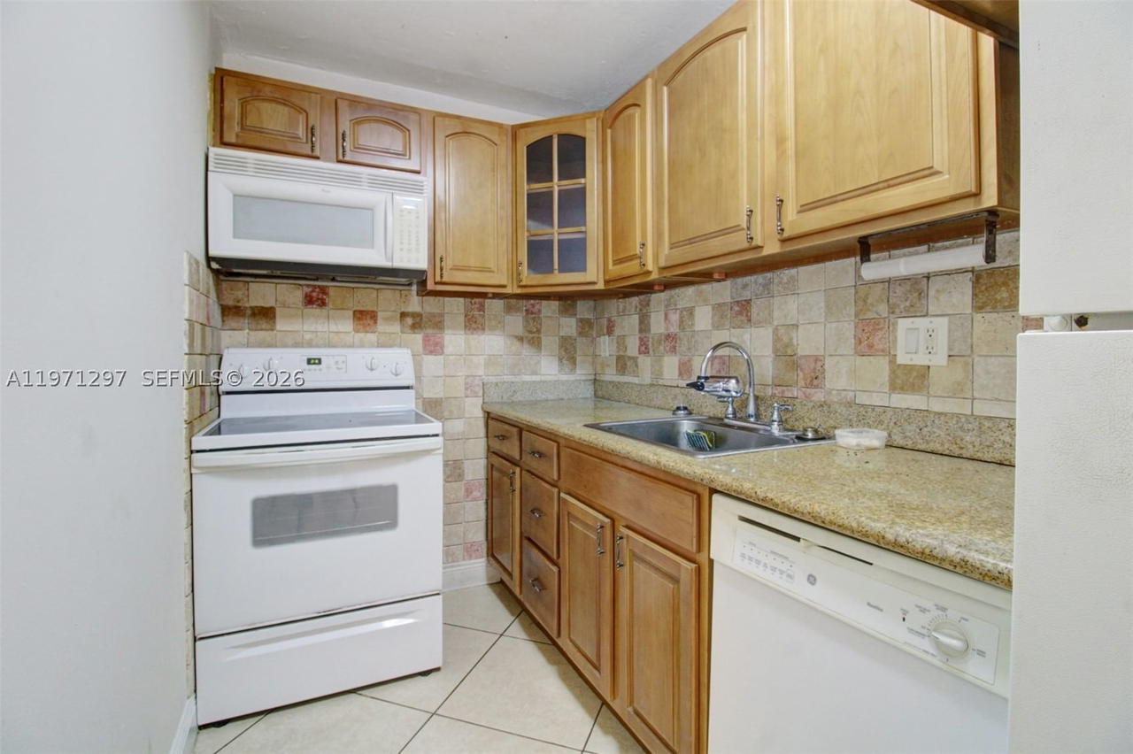 Real estate property located at 4717 7th St #604-10, Miami-dade, Sunset Villas No 3 Condo, Miami, FL