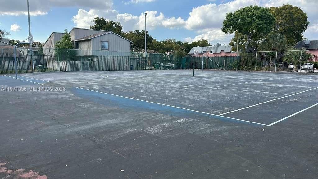 Real estate property located at 5630 21st St #31-C, Broward, Habitat Ii Phase Iv Condo, Lauderhill, FL