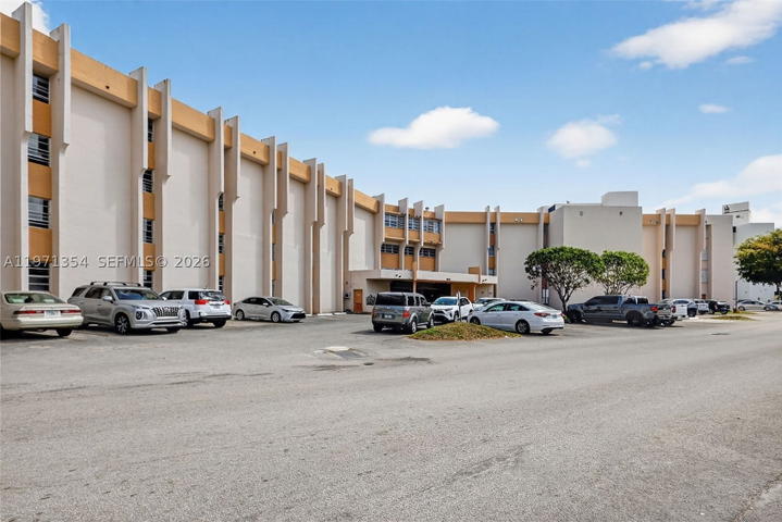 Real estate property located at 9678 Fontainebleau Blvd #410, Miami-dade, Golfview Club At Fontaine, Miami, FL