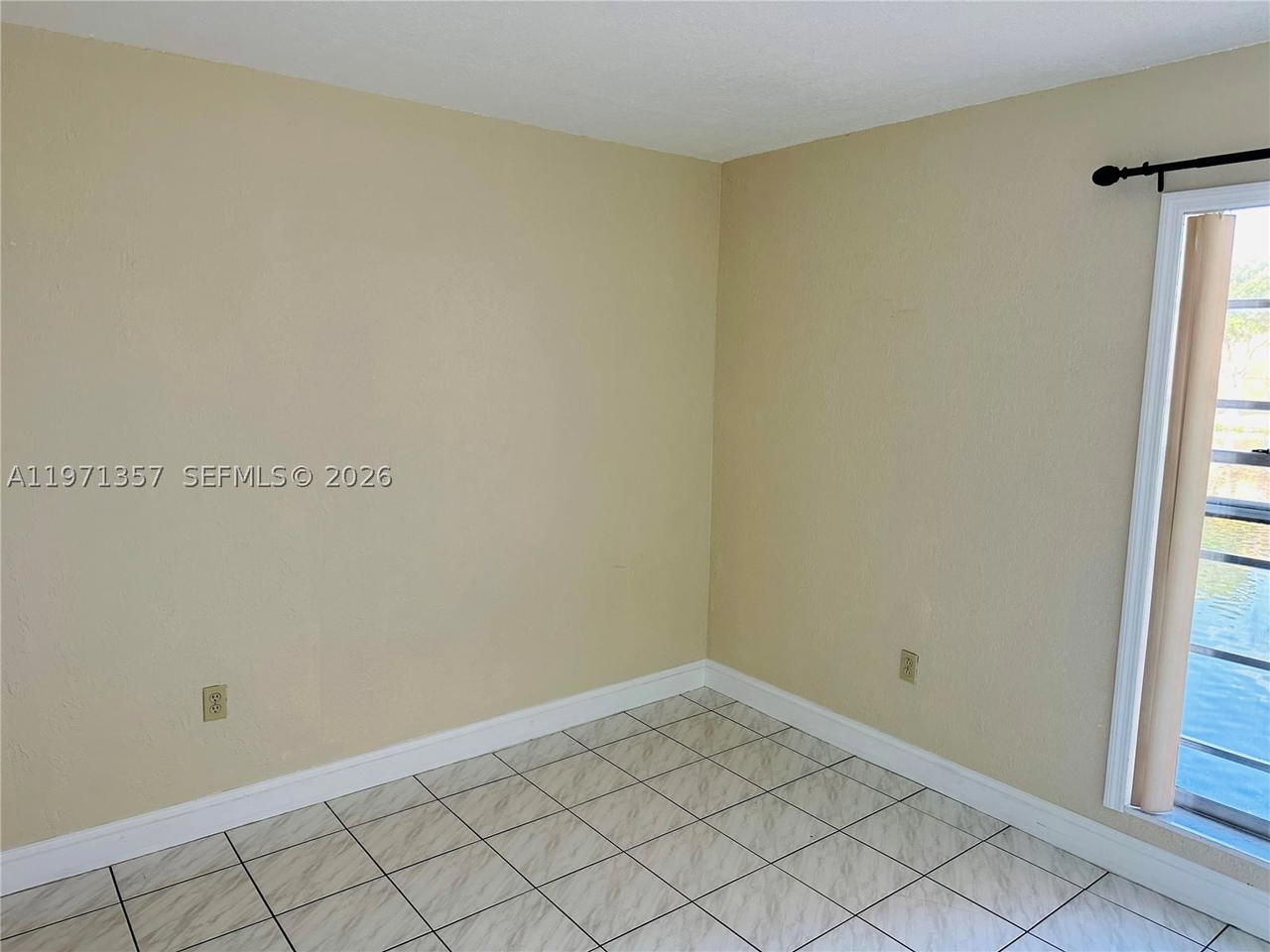 Real estate property located at 4705 7th St #206-7, Miami-dade, Sunset Villas No 3 Condo, Miami, FL