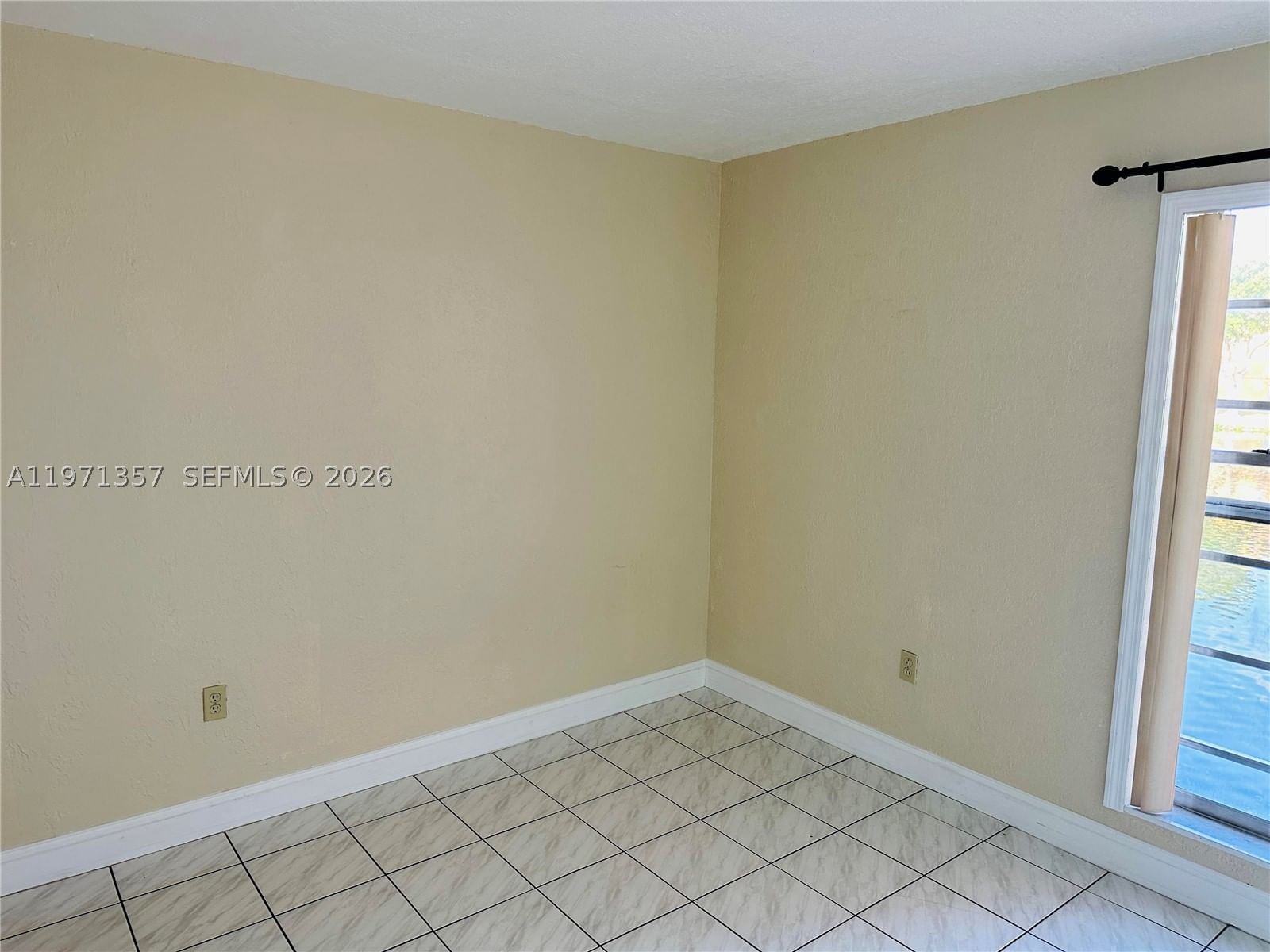 Real estate property located at 4705 7th St #206-7, Miami-dade, Sunset Villas No 3 Condo, Miami, FL