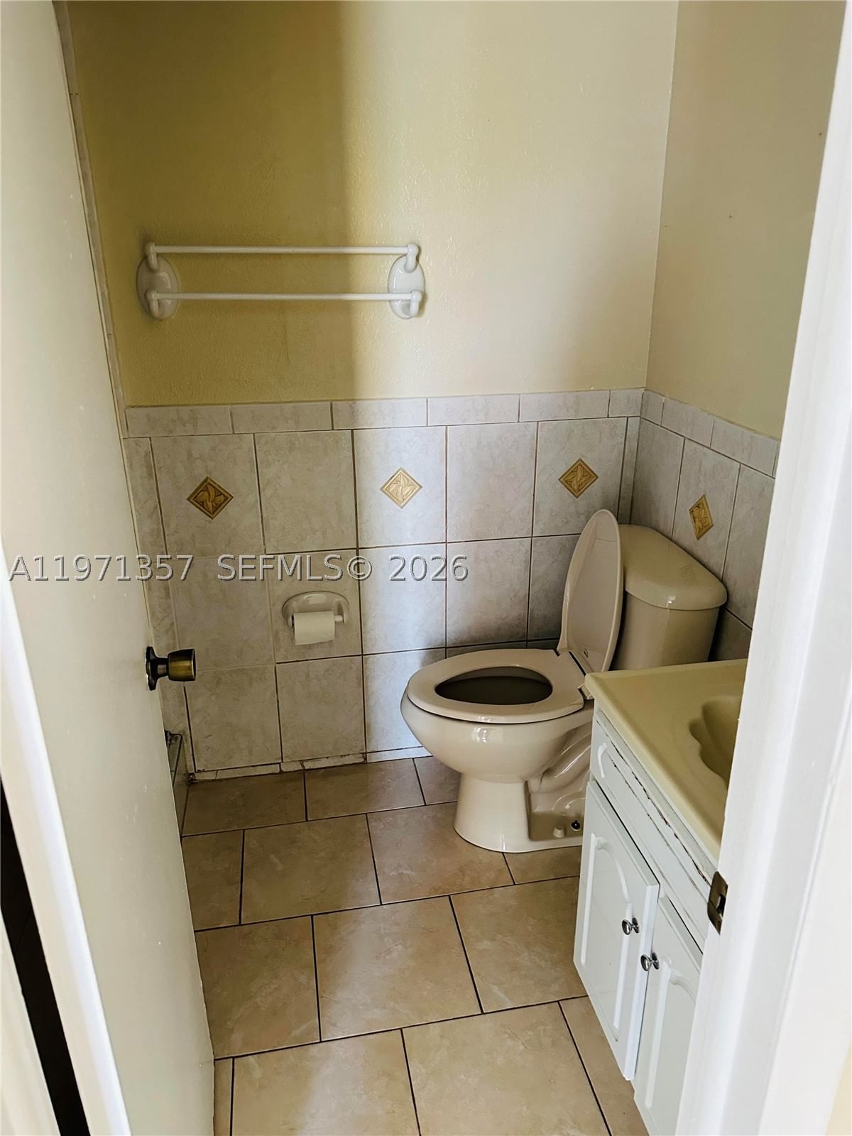 Real estate property located at 4705 7th St #206-7, Miami-dade, Sunset Villas No 3 Condo, Miami, FL