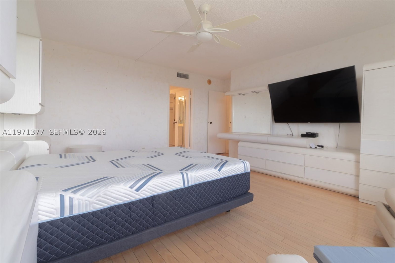 Real estate property located at 600 Three Islands Blvd #1722, Broward, Olympus Condo Phase, Hallandale Beach, FL