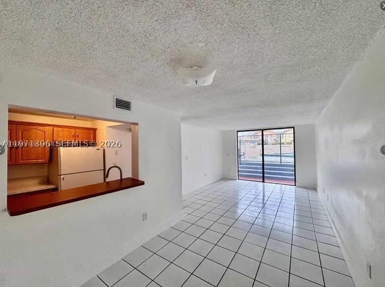 Real estate property located at 9678 Fontainebleau Blvd #111, Miami-dade, Golfview Club At Fontaine, Miami, FL