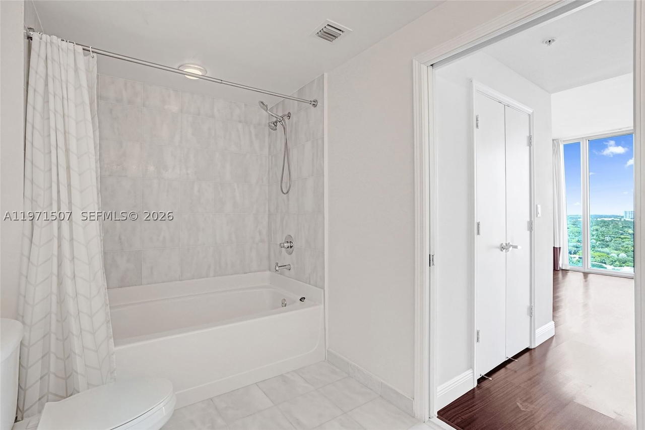 Real estate property located at 601 36th St #1908, Miami-dade, Blue Condo, Miami, FL
