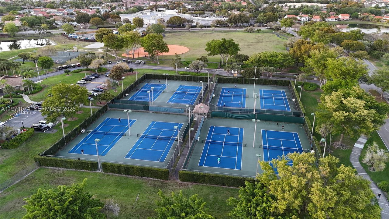 Real estate property located at 15205 45th Ter #45E, Miami-dade, Lakes Meadow Vilg Homes C, Miami, FL