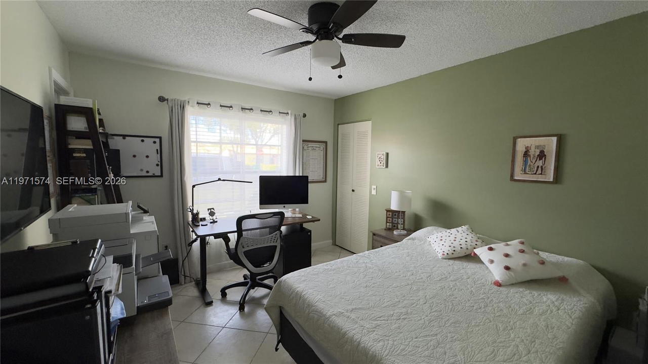 Real estate property located at 15205 45th Ter #45E, Miami-dade, Lakes Meadow Vilg Homes C, Miami, FL