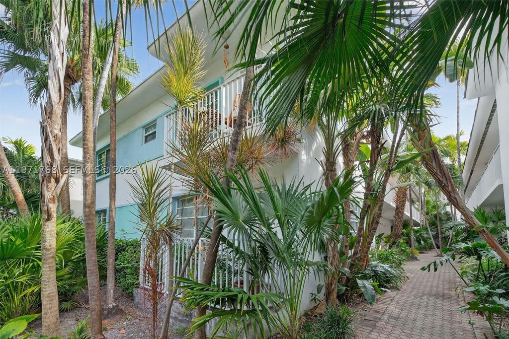 Real estate property located at 911 Meridian Ave #106, Miami-dade, Meridian Court Condo, Miami Beach, FL