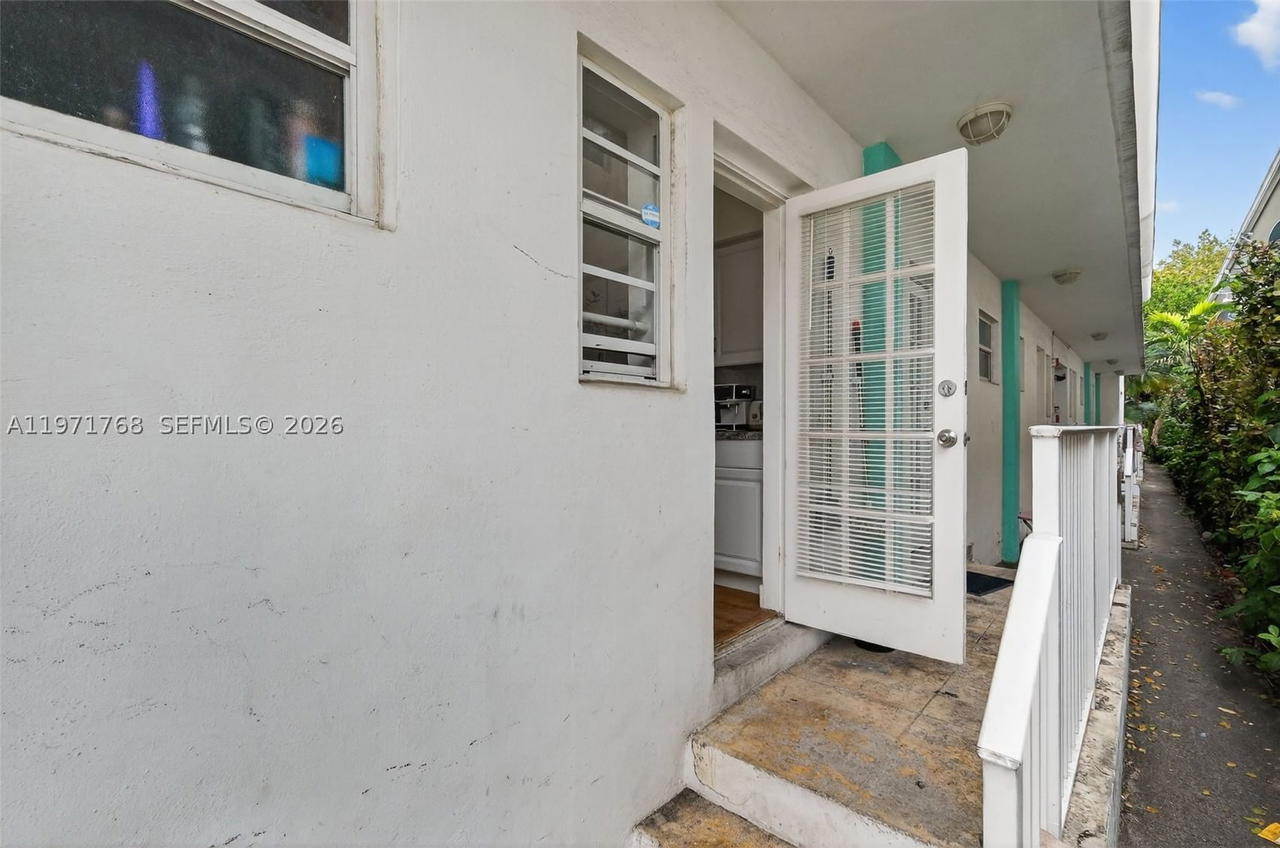 Real estate property located at 911 Meridian Ave #106, Miami-dade, Meridian Court Condo, Miami Beach, FL
