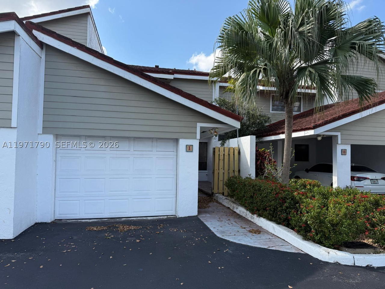 Real estate property located at 2700 34th Ave I, Broward, Stonehedge Condo, Hollywood, FL