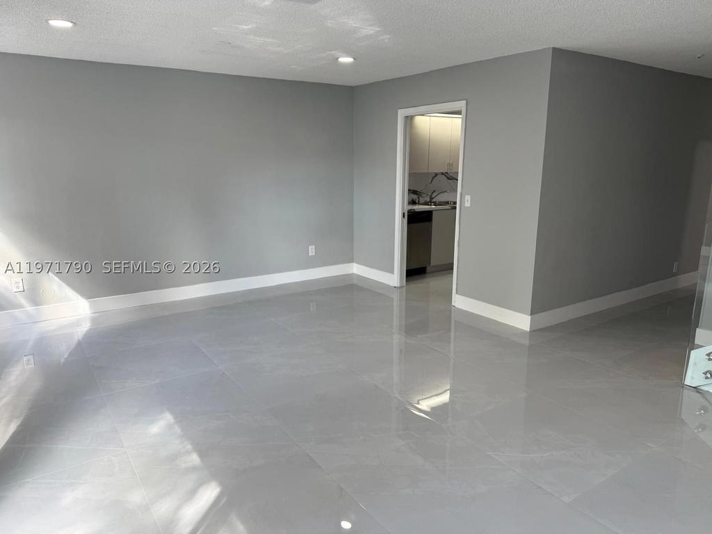 Real estate property located at 2700 34th Ave I, Broward, Stonehedge Condo, Hollywood, FL