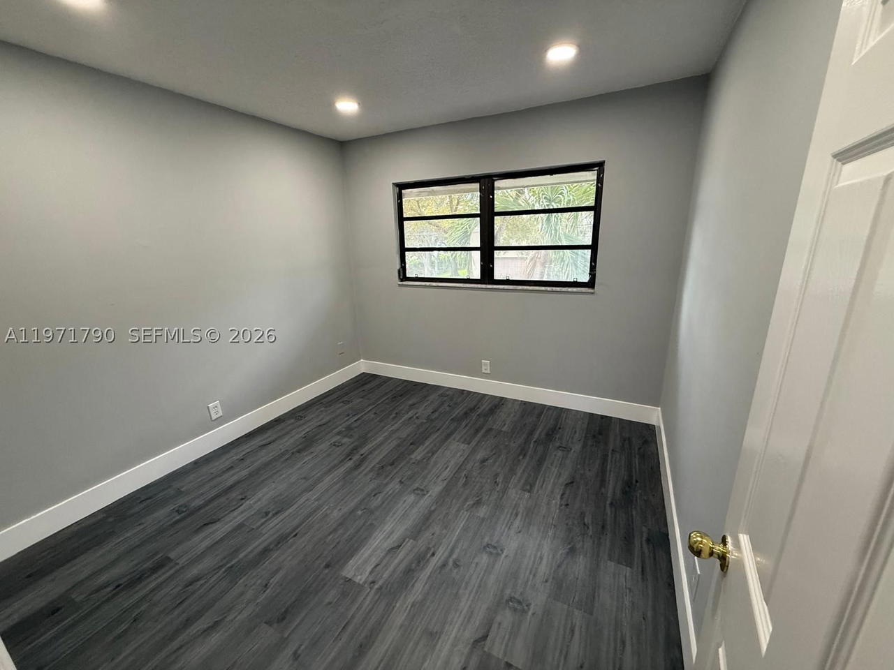 Real estate property located at 2700 34th Ave I, Broward, Stonehedge Condo, Hollywood, FL