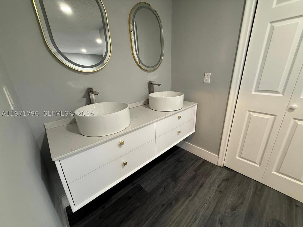 Real estate property located at 2700 34th Ave I, Broward, Stonehedge Condo, Hollywood, FL