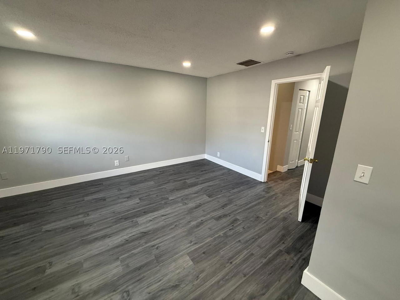 Real estate property located at 2700 34th Ave I, Broward, Stonehedge Condo, Hollywood, FL