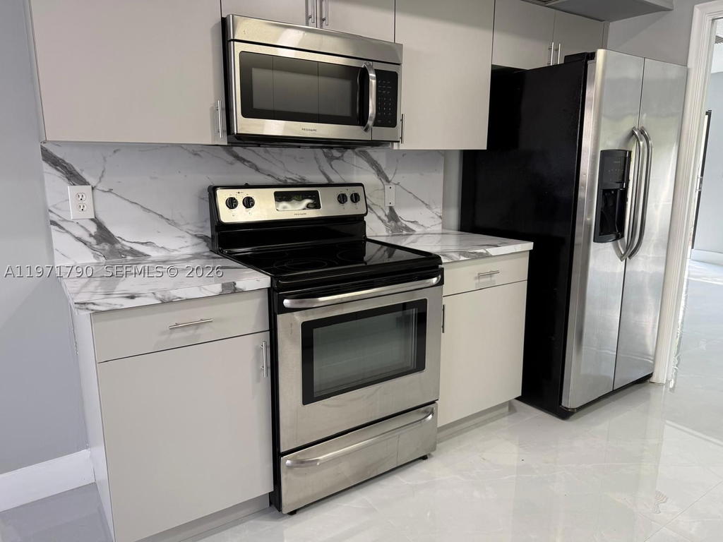 Real estate property located at 2700 34th Ave I, Broward, Stonehedge Condo, Hollywood, FL